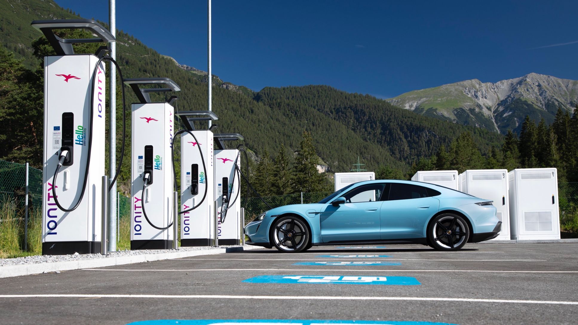 Reino Unido prepara tasa por kilómetro para eléctricos a partir de 2028: ¿un anticipo de lo que veremos aquí?