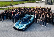 Sale de fábrica el último ejemplar de este Bugatti de circuito: sólo 40 unidades fabricadas 02 2511 bugatti last bolide copy scaled