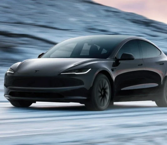 Tesla Model 3 Standard: la versión descafeinada llega por 36.990 euros y 534 km de autonomía tesla estrena en espana su coche mas asequible hasta la fecha el model 3 standard cae casi 10000 euros 2025111446 1764926052 3