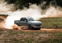 Santana 400: el pick-up que renace desde Linares con versiones diésel o PHEV y desde 29.900 euros sin IVA santana 400 phev y santana 400 d 6