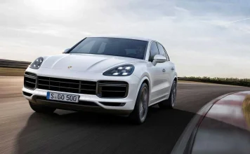 Cientos de Porsche en Rusia dejan de arrancar de la noche a la mañana: ¿qué ha sucedido? 2018 porsche cayenne turbo official image