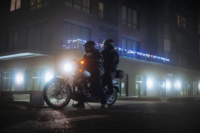 Que te vean a tiempo: elige una mochila reflectante para moto