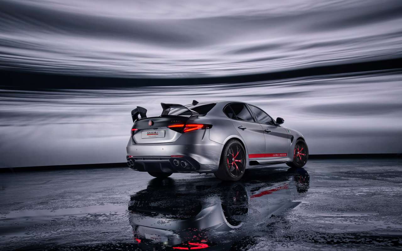 giulia quadrifoglio luna rossa 2