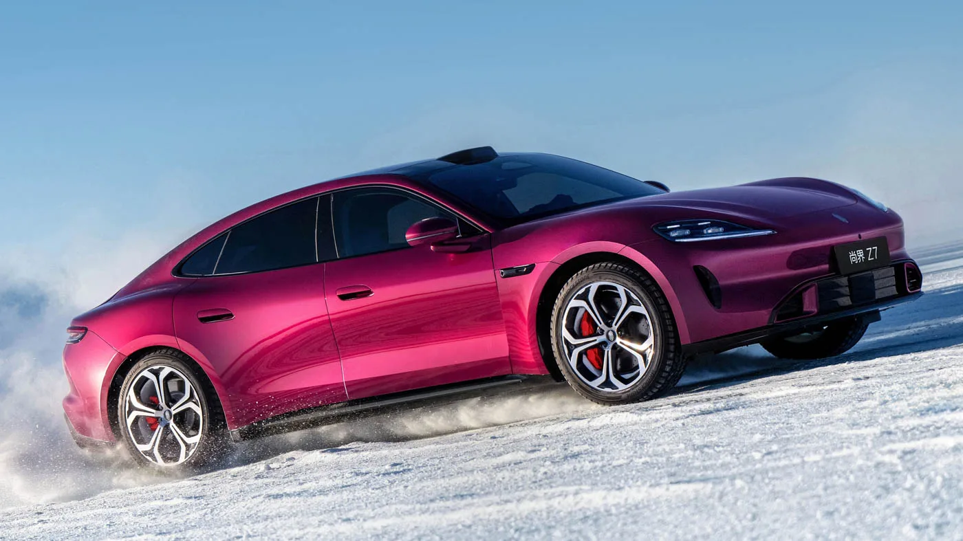 Nadie se cree el precio de esta bestia eléctrica: Idéntico al Porsche Taycan pero un 80% más barato