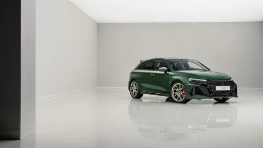 ¿Pagarías 135.000 euros por un coche compacto? El nuevo Audi RS 3 tiene la respuesta