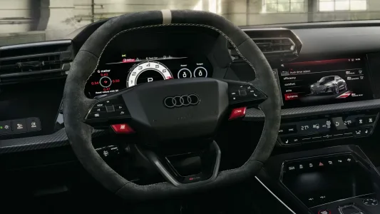 ¿Pagarías 135.000 euros por un coche compacto? El nuevo Audi RS 3 tiene la respuesta