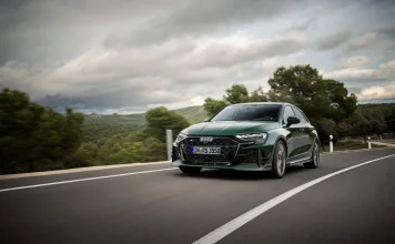 ¿Pagarías 135.000 euros por un coche compacto? El nuevo Audi RS 3 tiene la respuesta ¿Pagarías 135.000 euros por un coche compacto? El nuevo Audi RS 3 tiene la respuesta
