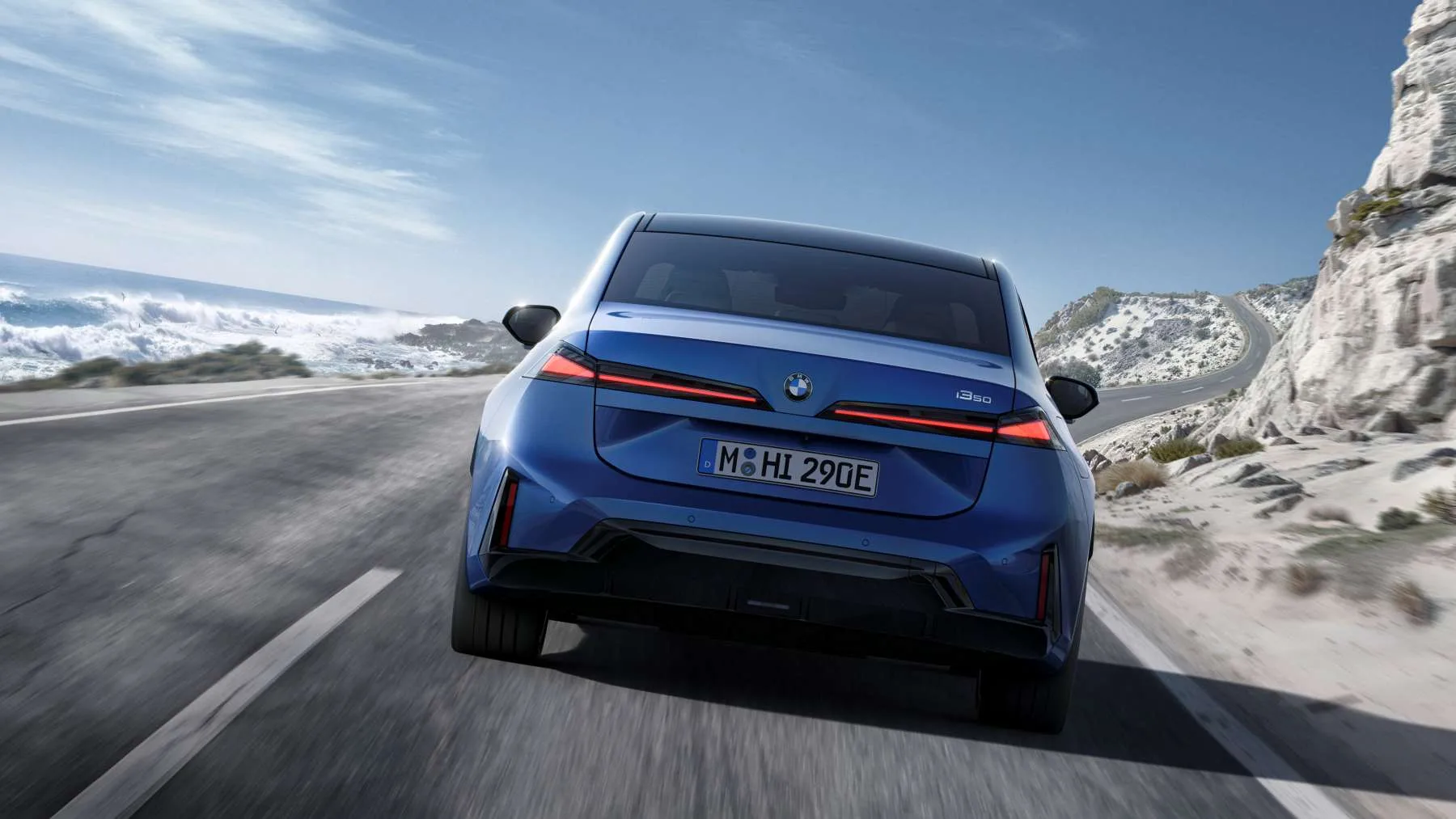 El BMW que fulmina el miedo a viajar en eléctrico: 900 km de autonomía y recargas en 10 minutos