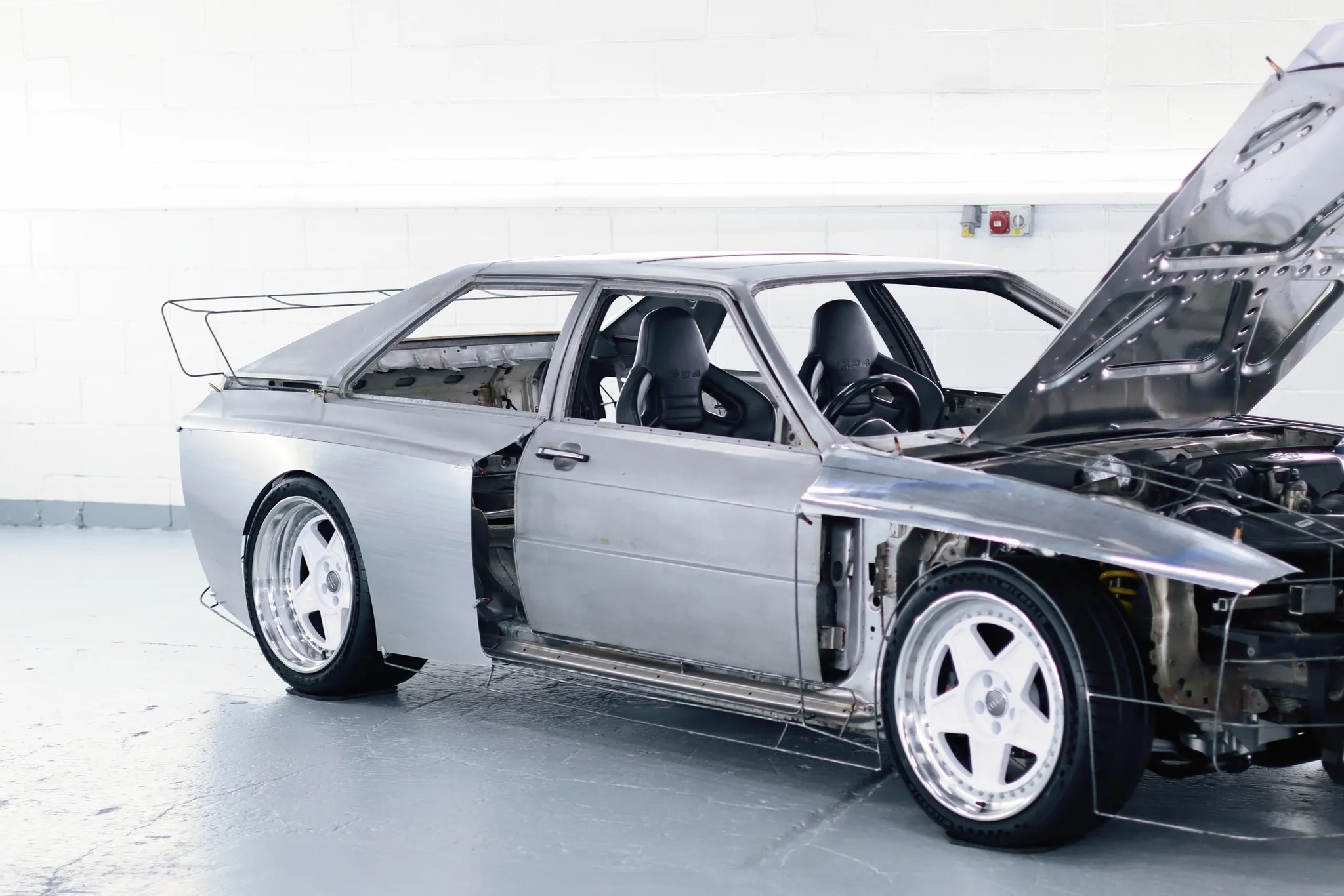 Este restomod del Audi Ur-Quattro nos demuestra que no todo vale… y te explicamos el por qué
