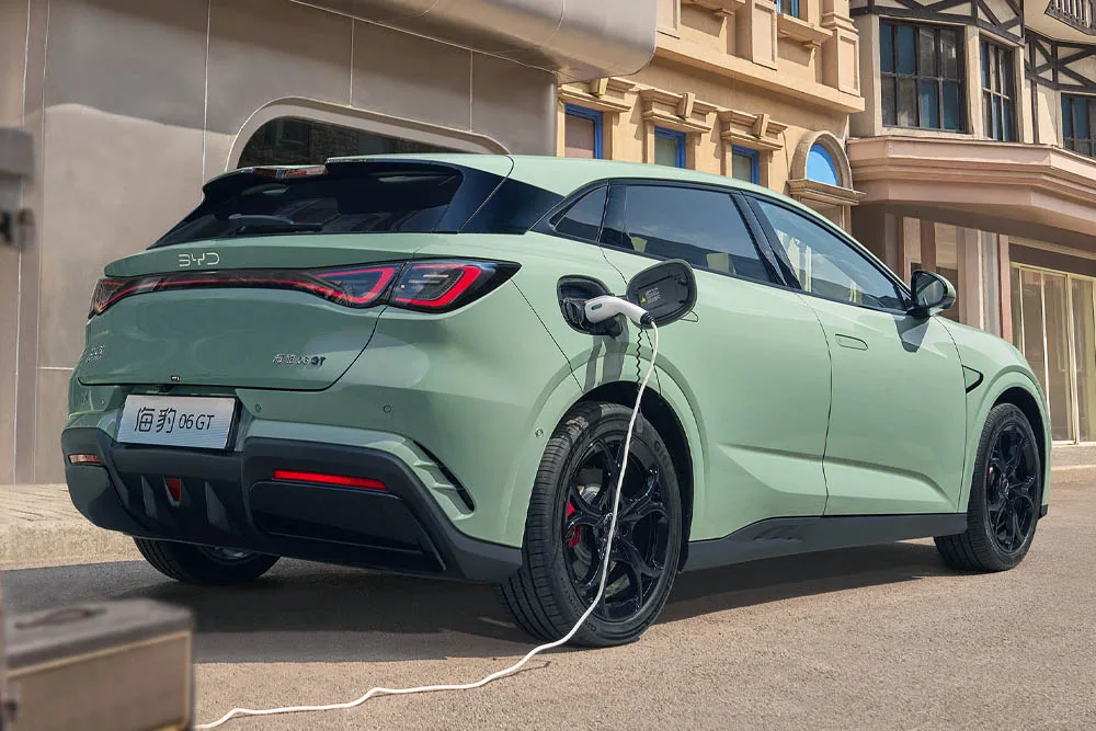 BYD Seal 06 GT: compacto deportivo que carga en nueve minutos… y que tiene un precio de risa
