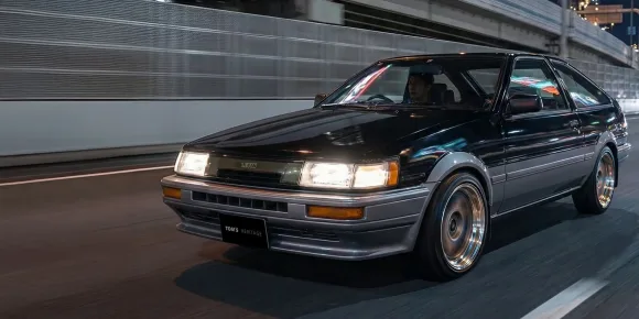 Estrenar un Toyota Corolla Levin AE86 cuesta como un GR Supra 3.0 Turbo… ¿tú cuál comprarías?