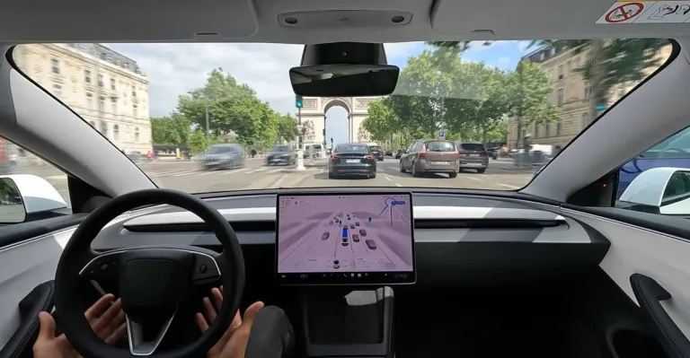 El FSD de Tesla se ha aprobado finalmente en Europa… pero todavía no estará disponible en España