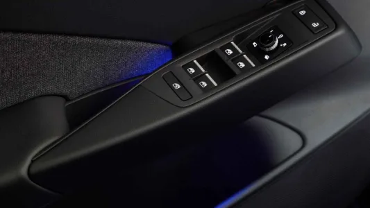 Volkswagen da marcha atrás y admite su error: el nuevo ID.3 Neo por fin recupera los botones y la sensatez que todos pedíamos