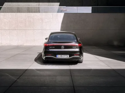 Mercedes EQS: casi 1000 km de autonomía y recargas de infarto a 800V y su nueva batería de grafito