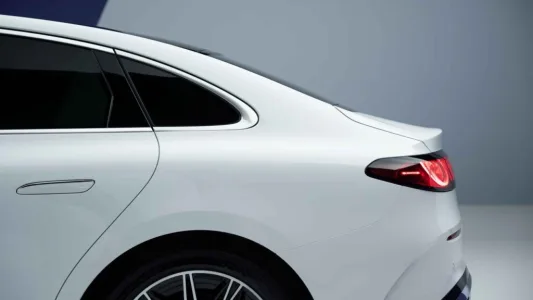 El BMW i3 tiene un gran problema, se llama Mercedes Clase C, recupera 325 km en 10 minutos y tiene 762 km de autonomía