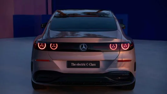 El BMW i3 tiene un gran problema, se llama Mercedes Clase C, recupera 325 km en 10 minutos y tiene 762 km de autonomía