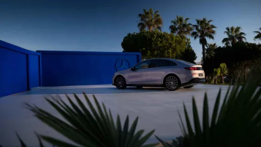 El BMW i3 tiene un gran problema, se llama Mercedes Clase C, recupera 325 km en 10 minutos y tiene 762 km de autonomía