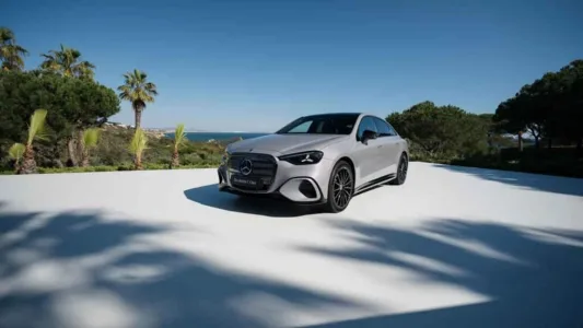 El BMW i3 tiene un gran problema, se llama Mercedes Clase C, recupera 325 km en 10 minutos y tiene 762 km de autonomía