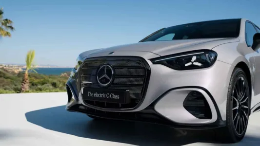 El BMW i3 tiene un gran problema, se llama Mercedes Clase C, recupera 325 km en 10 minutos y tiene 762 km de autonomía