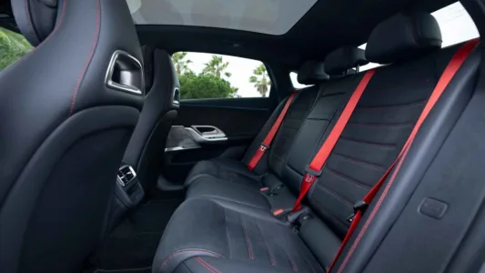 El BMW i3 tiene un gran problema, se llama Mercedes Clase C, recupera 325 km en 10 minutos y tiene 762 km de autonomía