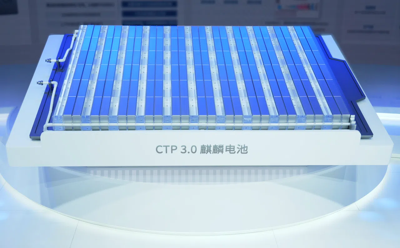 CATL desafía a BYD con sus nuevas baterías Qilin: 1.500 km, 255 kg menos y carga en 6 min
