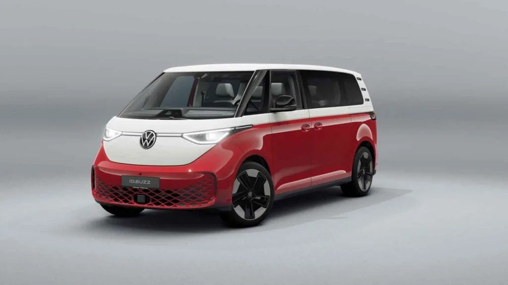 Volkswagen ID. Buzz 2026: 340 CV, 4×4 y ahora con frenado inteligente en semáforos