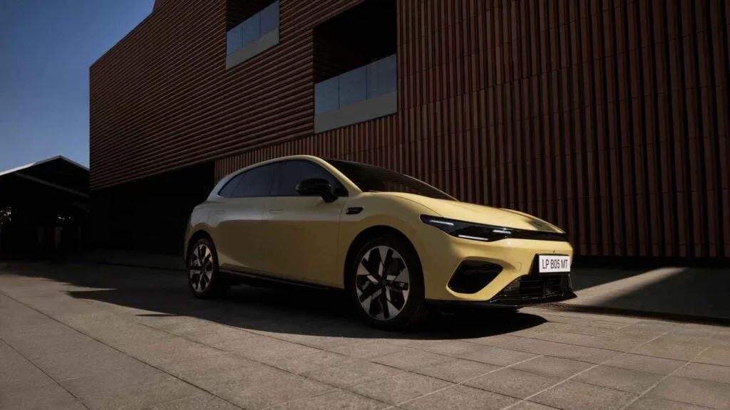 El nuevo compacto eléctrico de Stellantis llega con 218 CV y hasta 482 km de autonomía