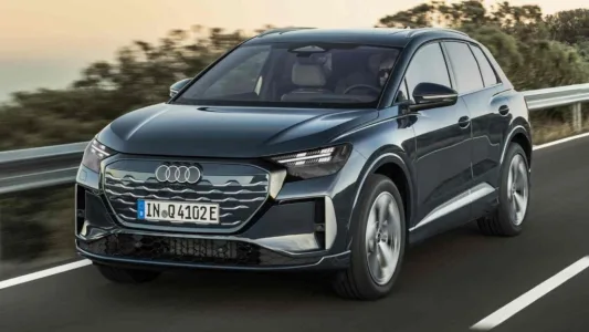 Audi actualiza el Q4 e-tron con casi 600 km de autonomía: arreglan el fallo que todos odiaban, pero cometen uno peor