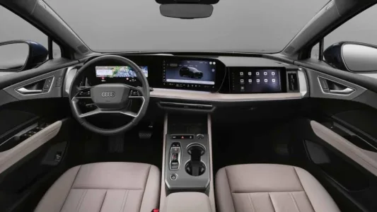 Audi actualiza el Q4 e-tron con casi 600 km de autonomía: arreglan el fallo que todos odiaban, pero cometen uno peor