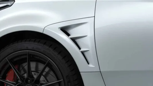 Piden más de 50.000 euros por este Toyota Yaris, pero cuando veas su freno de mano vertical y sus 280 CV lo entenderás todo