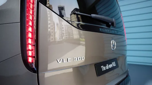 713 km, hasta 8 plazas y hecho en España: el nuevo Mercedes VLE es el eléctrico familiar que quiere cambiarlo todo