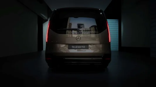 713 km, hasta 8 plazas y hecho en España: el nuevo Mercedes VLE es el eléctrico familiar que quiere cambiarlo todo