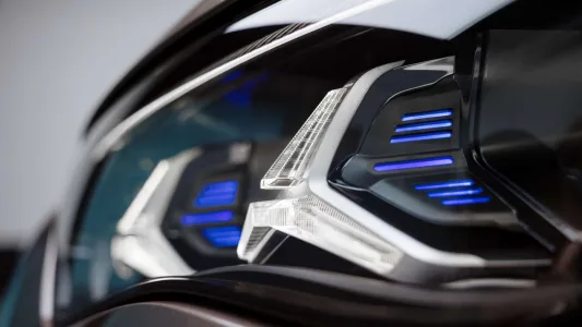 713 km, hasta 8 plazas y hecho en España: el nuevo Mercedes VLE es el eléctrico familiar que quiere cambiarlo todo