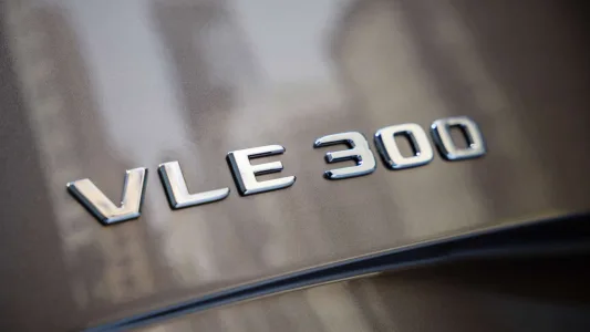 713 km, hasta 8 plazas y hecho en España: el nuevo Mercedes VLE es el eléctrico familiar que quiere cambiarlo todo