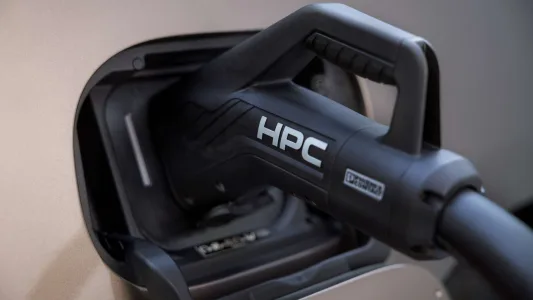 713 km, hasta 8 plazas y hecho en España: el nuevo Mercedes VLE es el eléctrico familiar que quiere cambiarlo todo