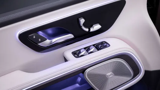 713 km, hasta 8 plazas y hecho en España: el nuevo Mercedes VLE es el eléctrico familiar que quiere cambiarlo todo