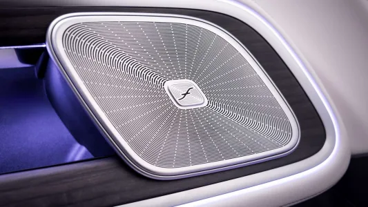 713 km, hasta 8 plazas y hecho en España: el nuevo Mercedes VLE es el eléctrico familiar que quiere cambiarlo todo