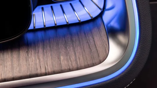 713 km, hasta 8 plazas y hecho en España: el nuevo Mercedes VLE es el eléctrico familiar que quiere cambiarlo todo