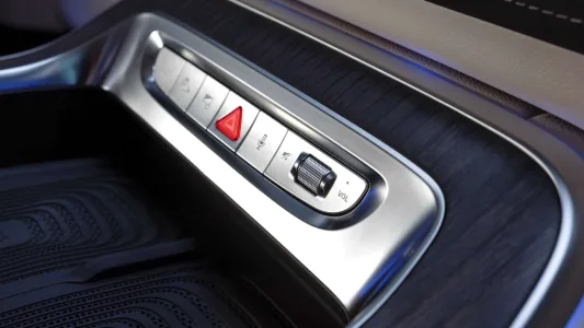 713 km, hasta 8 plazas y hecho en España: el nuevo Mercedes VLE es el eléctrico familiar que quiere cambiarlo todo