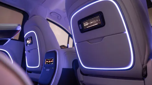 713 km, hasta 8 plazas y hecho en España: el nuevo Mercedes VLE es el eléctrico familiar que quiere cambiarlo todo