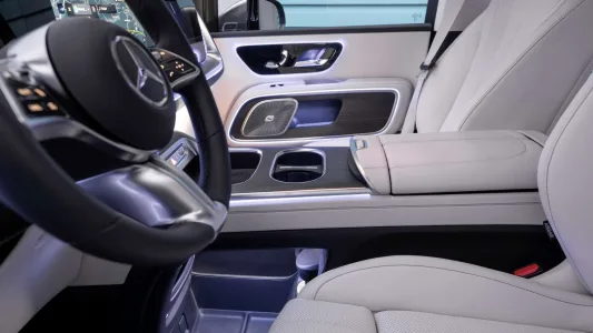 713 km, hasta 8 plazas y hecho en España: el nuevo Mercedes VLE es el eléctrico familiar que quiere cambiarlo todo