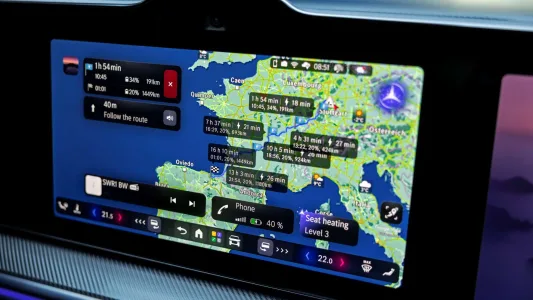 713 km, hasta 8 plazas y hecho en España: el nuevo Mercedes VLE es el eléctrico familiar que quiere cambiarlo todo