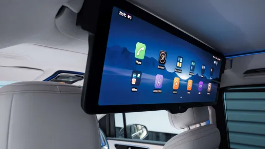 713 km, hasta 8 plazas y hecho en España: el nuevo Mercedes VLE es el eléctrico familiar que quiere cambiarlo todo