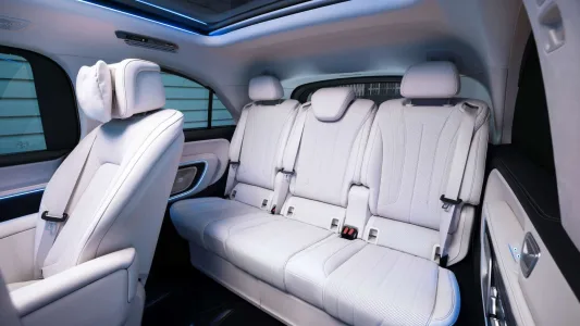 713 km, hasta 8 plazas y hecho en España: el nuevo Mercedes VLE es el eléctrico familiar que quiere cambiarlo todo