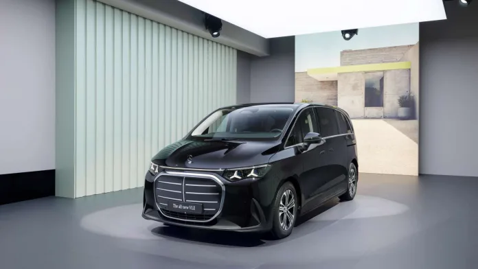 713 km, hasta 8 plazas y hecho en España: el nuevo Mercedes VLE es el eléctrico familiar que quiere cambiarlo todo