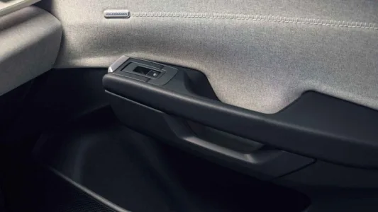 Adiós al Volkswagen Polo que conocías: ahora es 100% eléctrico, tiene 455 km de autonomía y cuesta 25.990 euros (con ayudas)