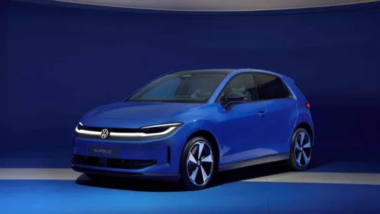 Adiós al Volkswagen Polo que conocías: ahora es 100% eléctrico, tiene 455 km de autonomía y cuesta 25.990 euros (con ayudas)