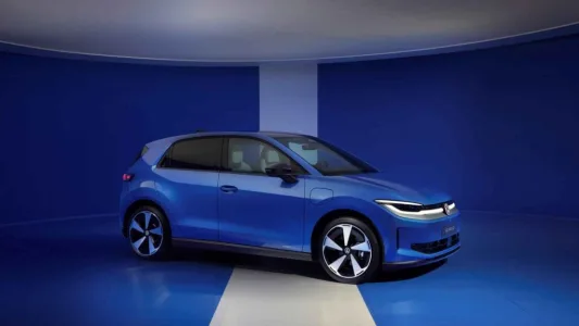 Adiós al Volkswagen Polo que conocías: ahora es 100% eléctrico, tiene 455 km de autonomía y cuesta 25.990 euros (con ayudas)