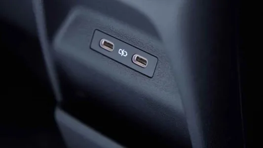 Adiós al Volkswagen Polo que conocías: ahora es 100% eléctrico, tiene 455 km de autonomía y cuesta 25.990 euros (con ayudas)