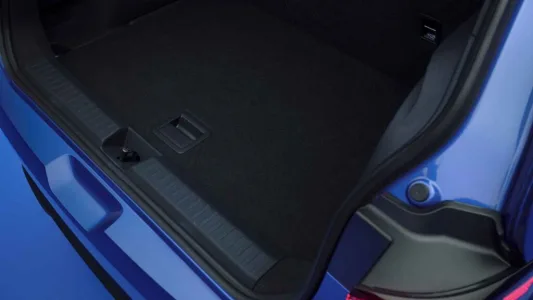 Adiós al Volkswagen Polo que conocías: ahora es 100% eléctrico, tiene 455 km de autonomía y cuesta 25.990 euros (con ayudas)